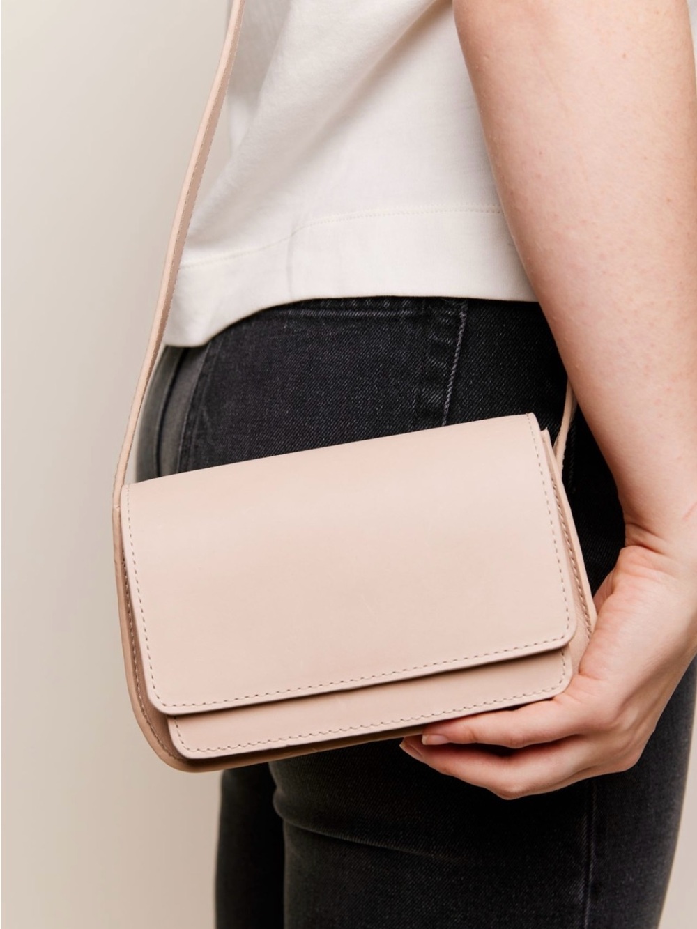 Minimalist Crossbody Bag in Blush Pink
